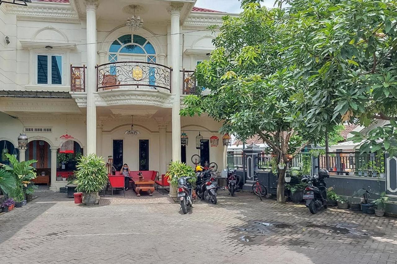 Icha Homestay Near Terminal Purabaya Madiun Exterior foto