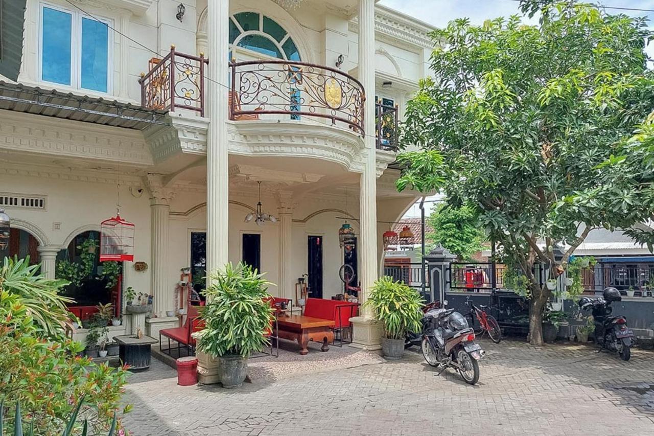 Icha Homestay Near Terminal Purabaya Madiun Exterior foto
